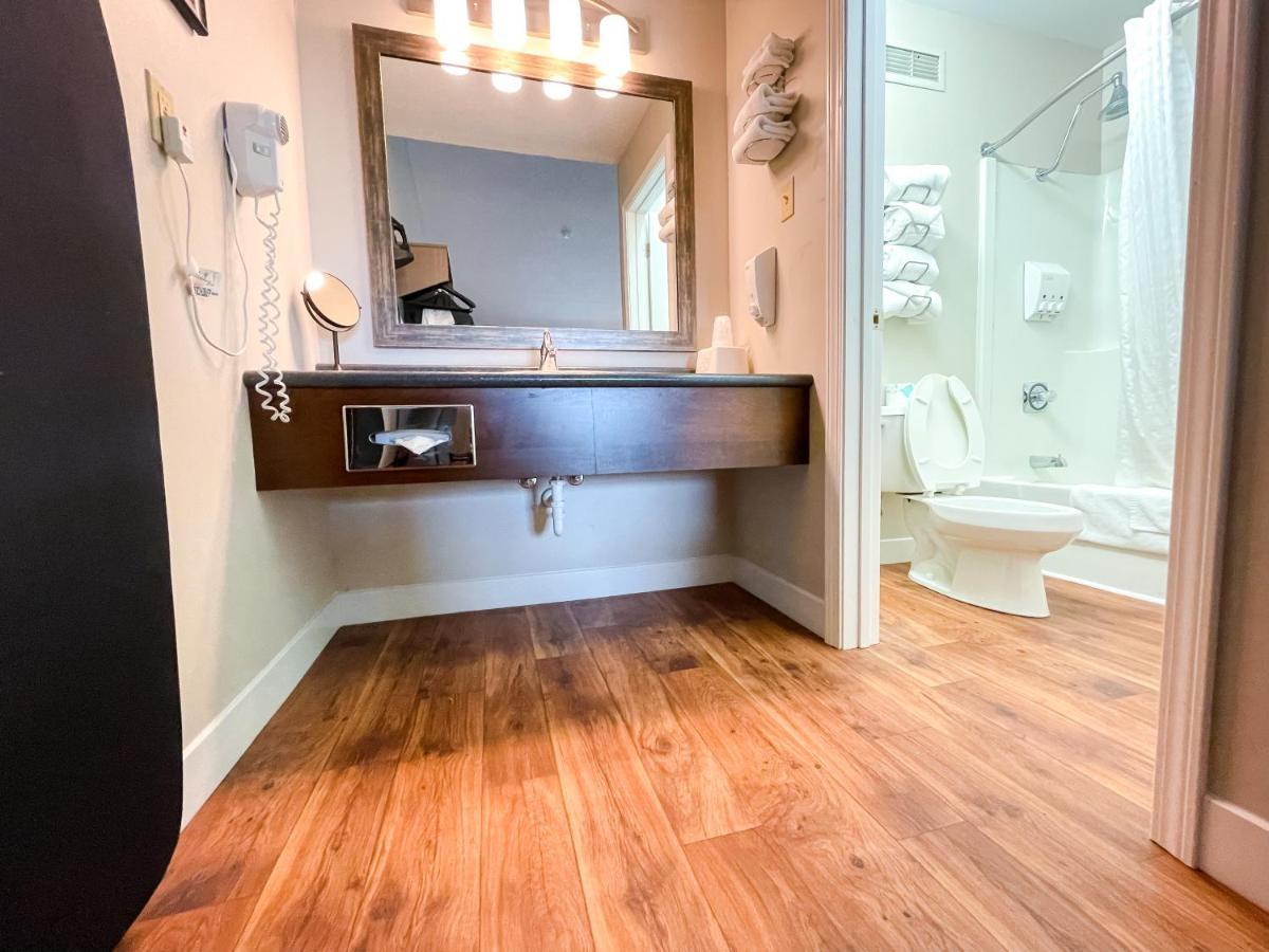 Pinemark Inn Suites Events Saint Clair Exteriér fotografie