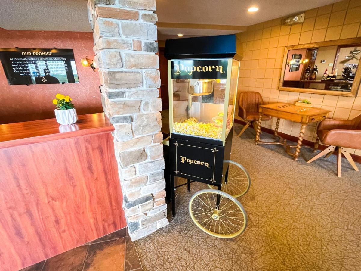 Pinemark Inn Suites Events Saint Clair Exteriér fotografie